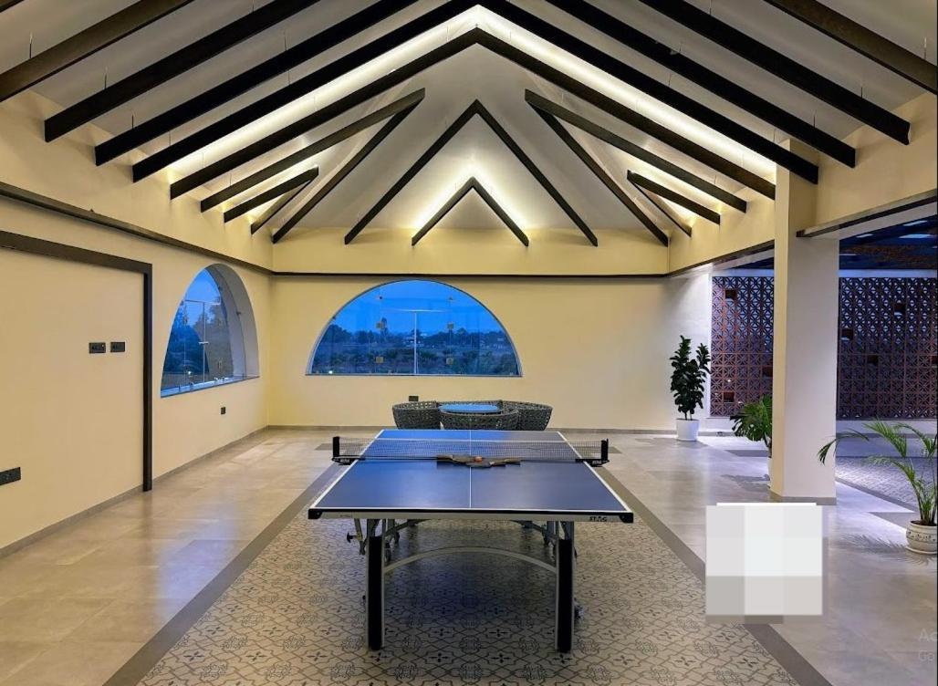 Redhomex Cove Castle Villa 하이데라바드 외부 사진