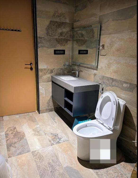 Redhomex Cove Castle Villa 하이데라바드 외부 사진