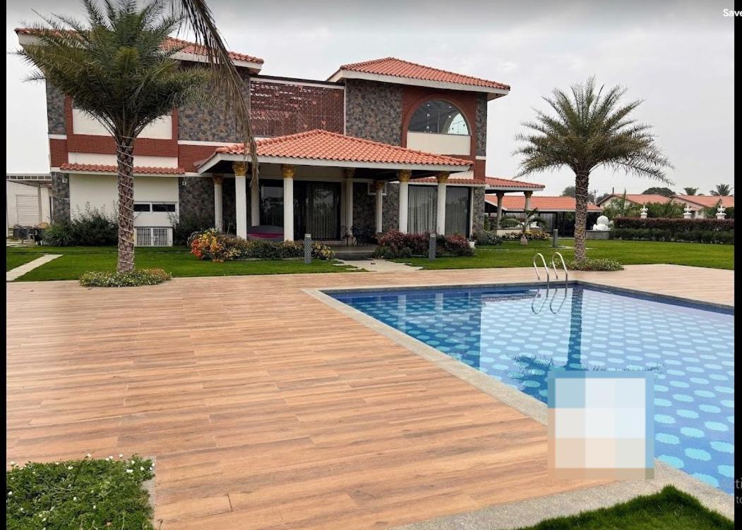 Redhomex Cove Castle Villa 하이데라바드 외부 사진