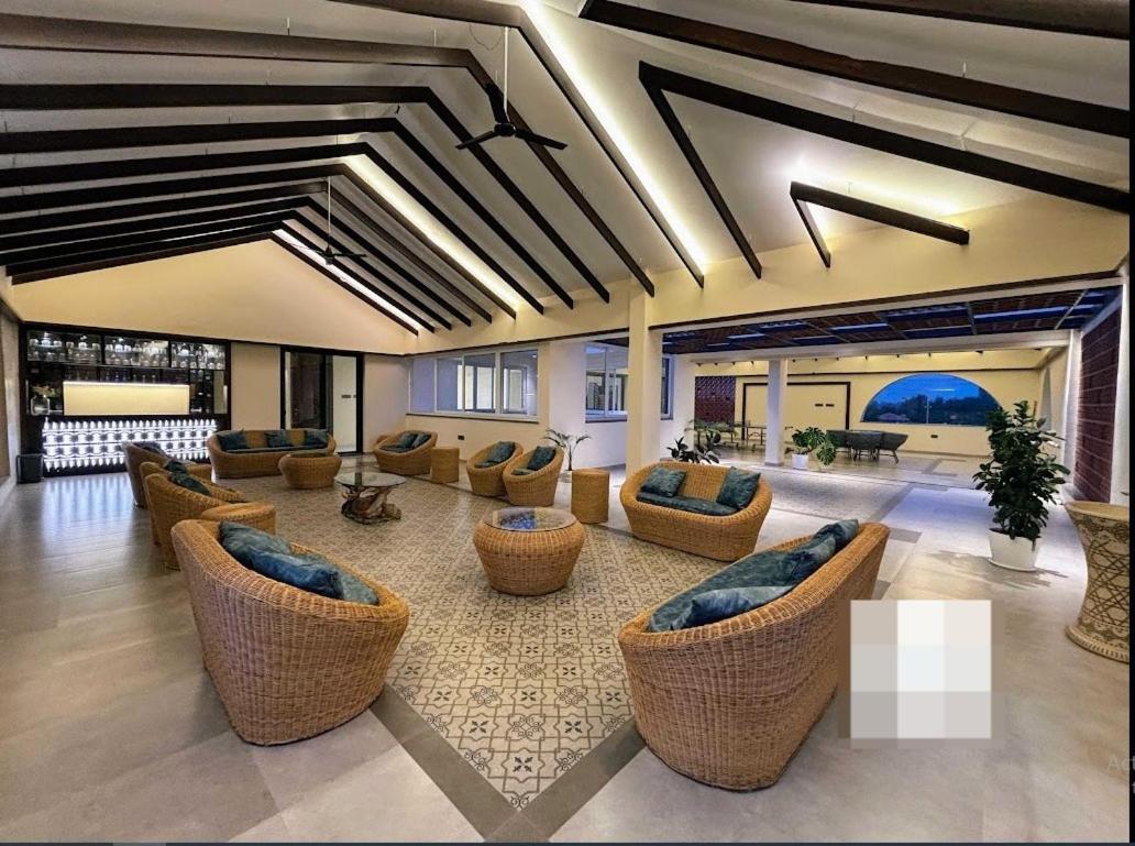 Redhomex Cove Castle Villa 하이데라바드 외부 사진
